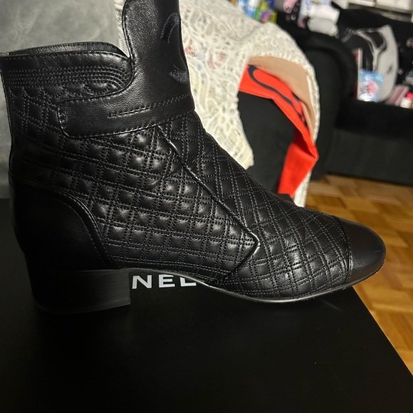 CHANEL Black Quilted Ankle Booties - Picture 7 of 11